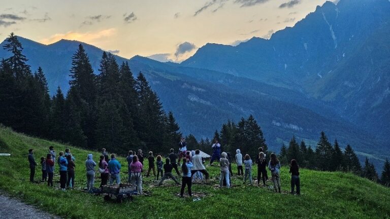 Bild zum Lagerbericht «Eine unglaubliche Exkursion in die Berge mit der mittleren Altersgruppe»